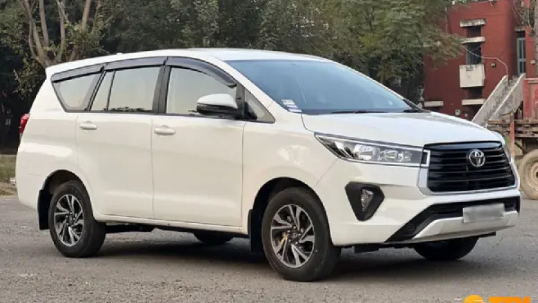 Innova Crysta Car Rental in Jaipur – Comfortable & Affordable Travel Solution