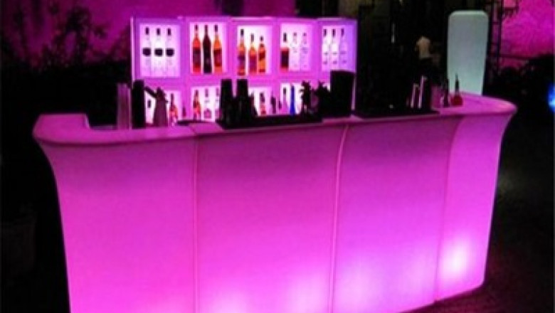 Next-Level Hosting with Portable Bar Rentals in Florida