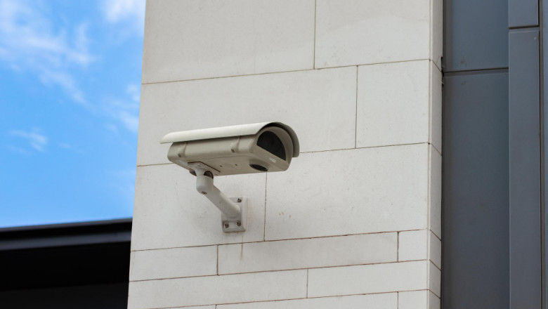 Top Reasons to Hire an MOI Approved CCTV Company in Qatar for Your Business