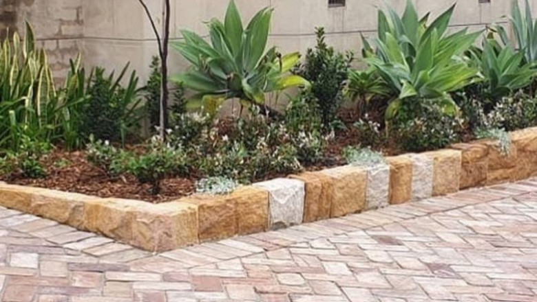 Elegant Sandstone Garden Edging for Natural Landscape Design