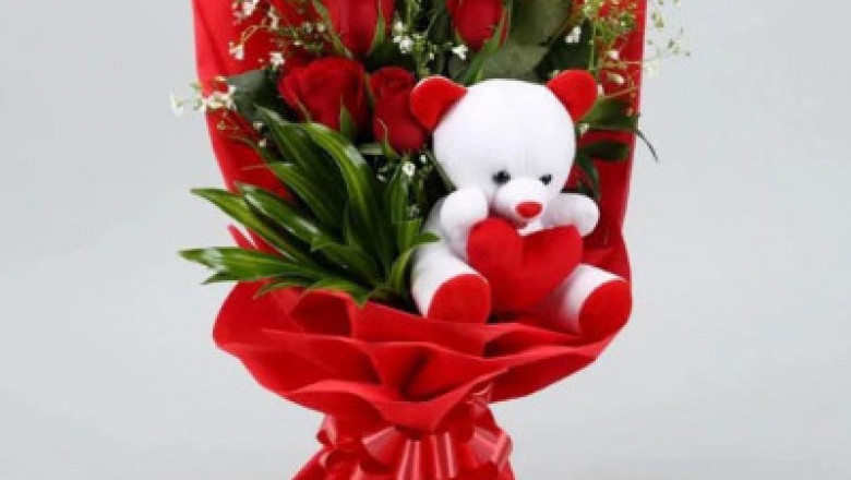 How to Choose the Right Anniversary Gifts Based on Your Relationship Stage