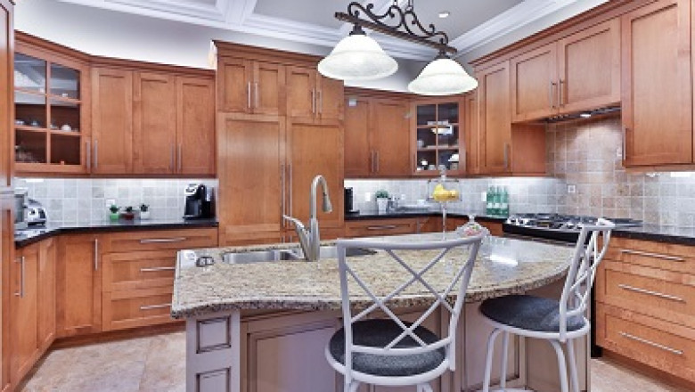 wood kitchen cabinets