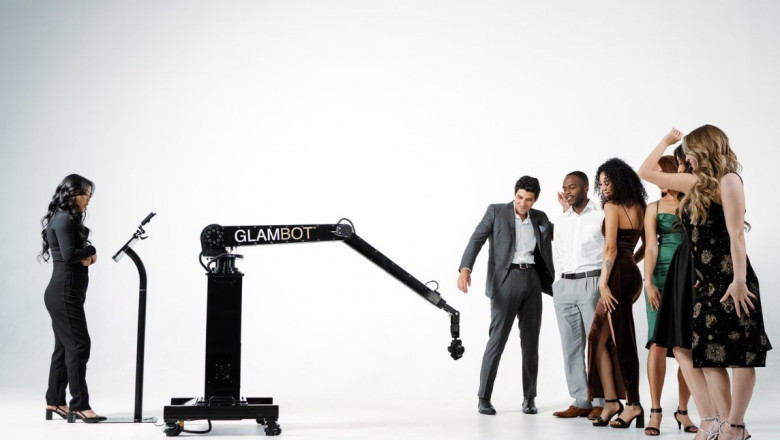 Detrás del Glamour: Cómo se Preparan las Estrellas para su Momento Glambot