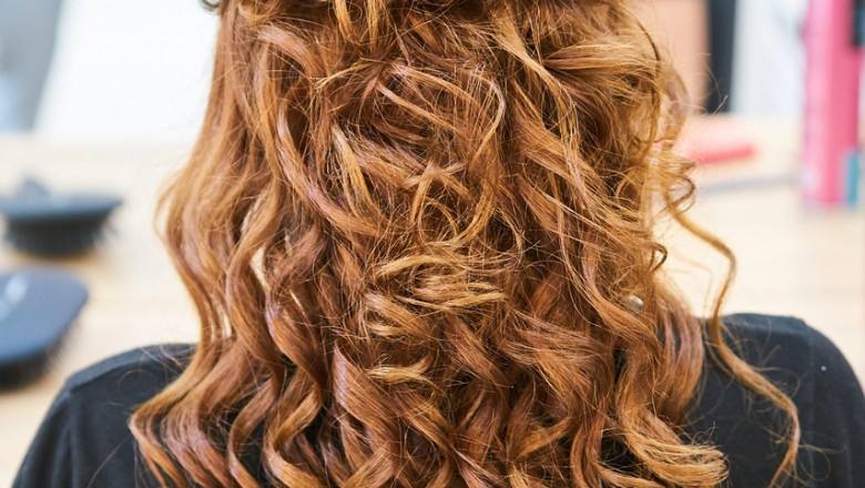 Best Haircut for Girls in Neb Sarai – Tanishqa Unisex Salon
