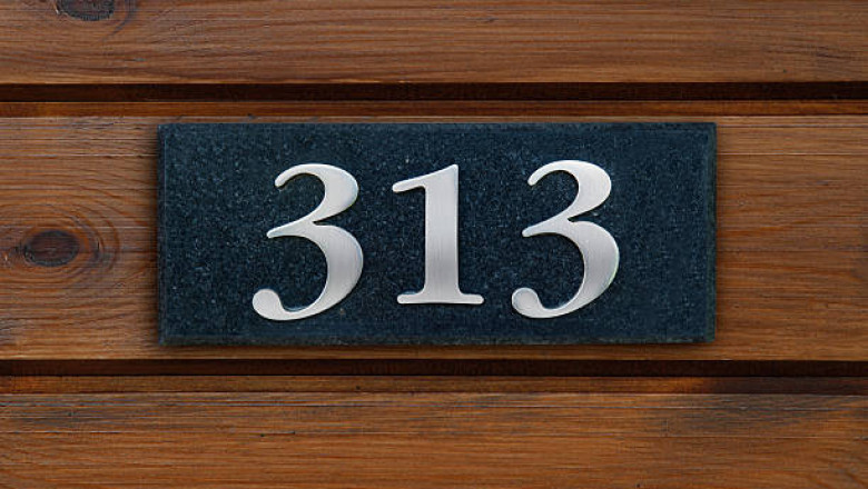 Do Quickship Signs Maintain the Same Quality as Standard Custom Plaques?