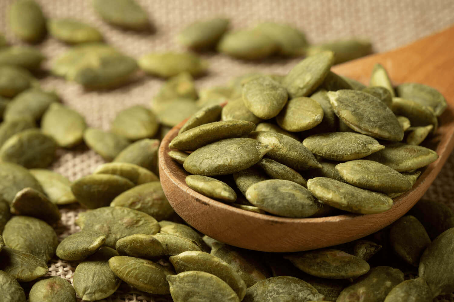 10 Reasons to Eat Pumpkin Seeds Daily