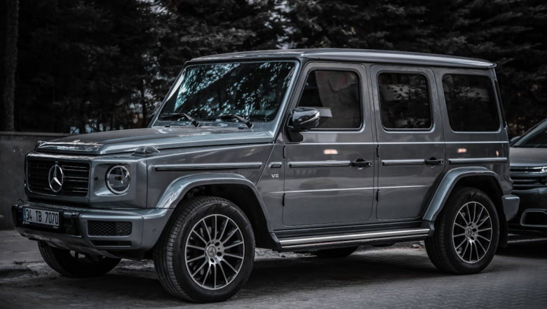 Top 10 Luxury Cars for Rent: Drive in Style and Sophistication