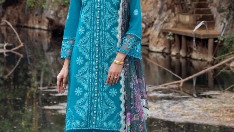 The Ultimate Summer Style: Roheenaz Lawn 3-Piece Unstitched Suits