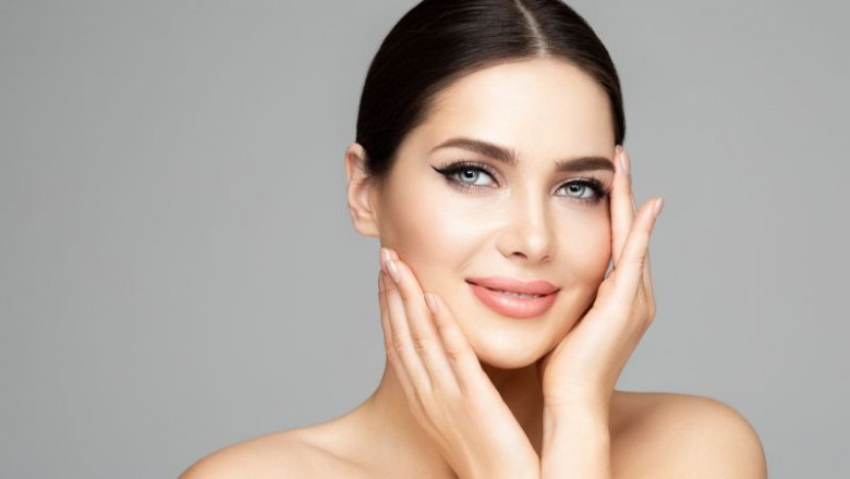 How to Dermaplane at Home: The Complete DIY Skincare Guide
