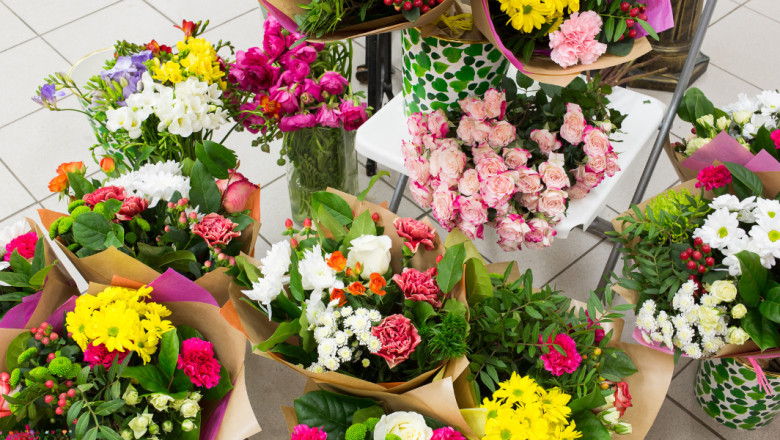 How to Match Flowers With Your Interior Style